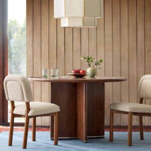 Runder Esstisch aus Massivholz mit Metallfuß