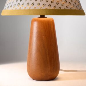 Tischlampe aus Holz mit Stoffschirm, Steckanschluss, dimmbar